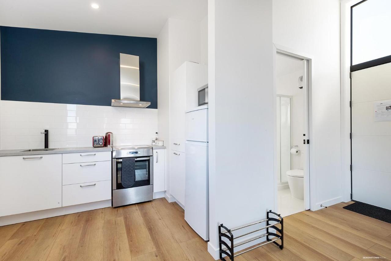 Brand New One Bedroom Apartment Queenstown Exterior photo